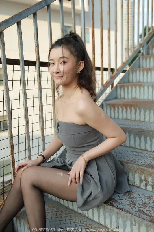 [IESS异思趣向] 2023.11.01 丝享家 1574 秋秋《灰色小礼裙》 - IESS